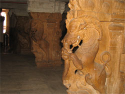 Maayakoothan Temple-Thirukuzhandhai