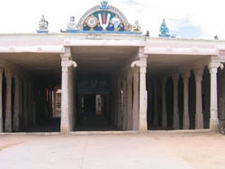 Nigaril Mugilvannan Temple -Thenthiruperai